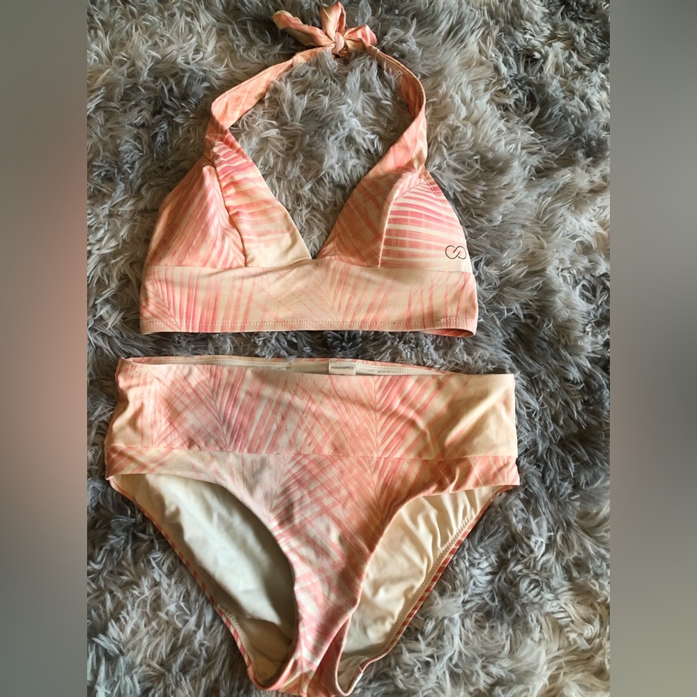 Carrie Underwood Bikini - XS